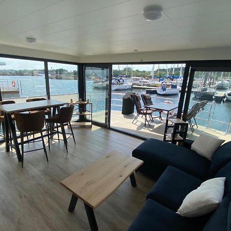 Urlaub Auf Dem Wasser Mit Einmaligen Ausblick - Well Hausboote Boltenhagen 10 Eksteriør bilde