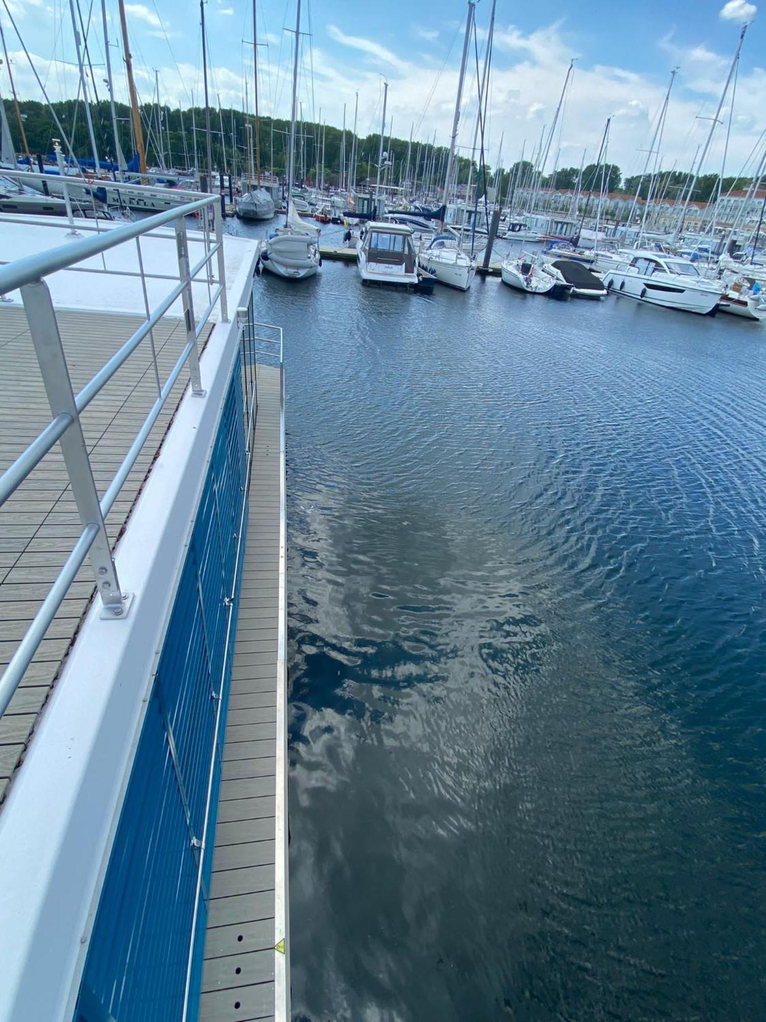 Urlaub Auf Dem Wasser Mit Einmaligen Ausblick - Well Hausboote Boltenhagen 10 Eksteriør bilde